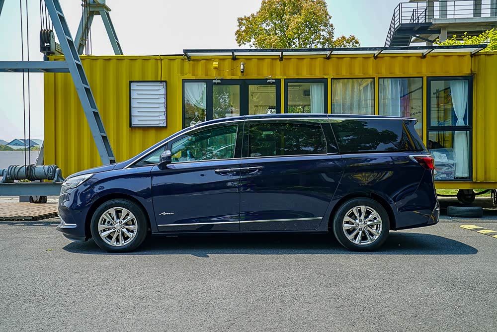 新款别克gl8 avenir 四座版实车,气场大于颜值!