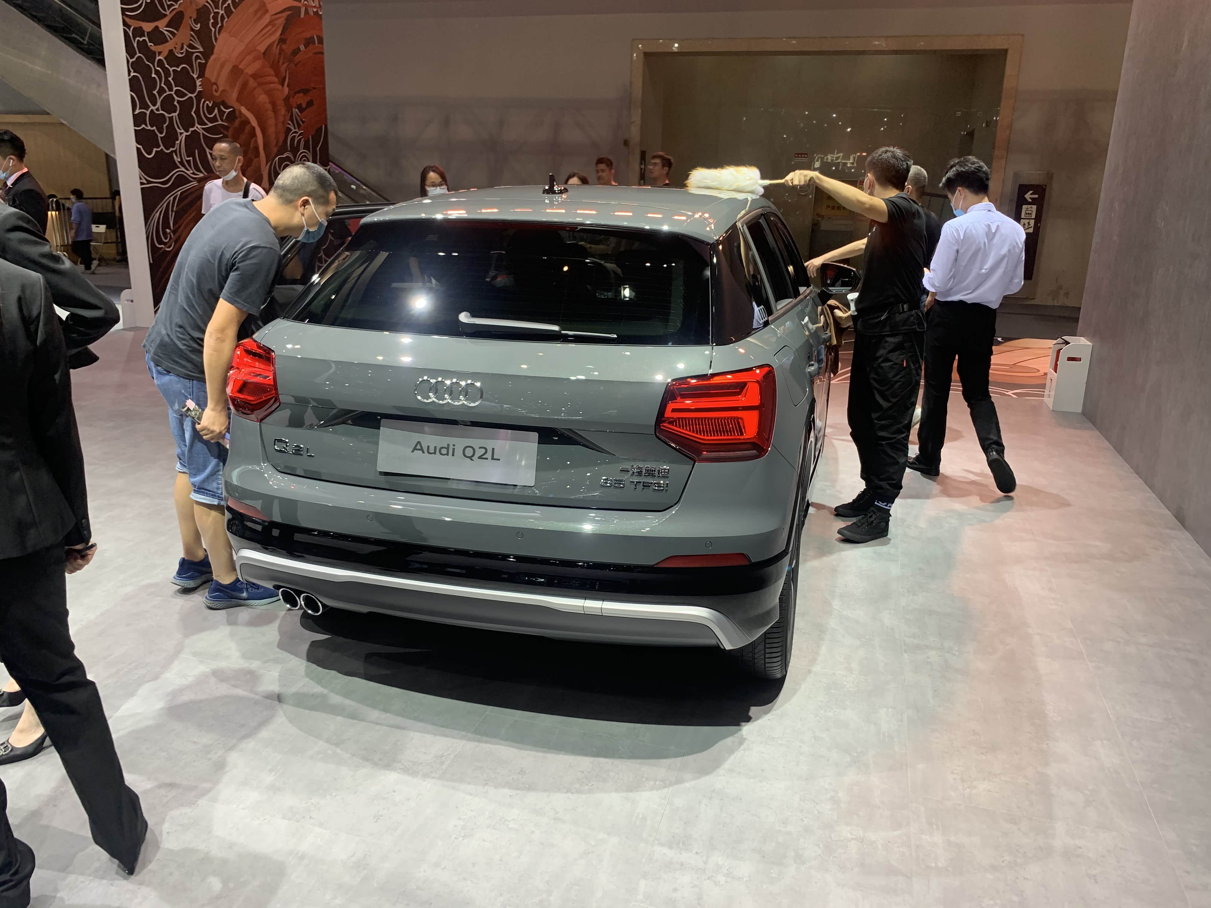 2020年广州车展,奥迪q2l,水泥灰车漆,非常有质感