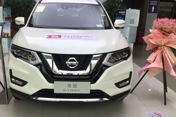 实拍2021款日产奇骏,最高优惠3.3万,15.98万起,你能接受吗?
