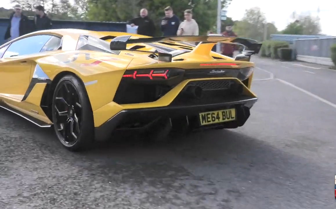 豪华跑车兰博基尼车尾设计展示