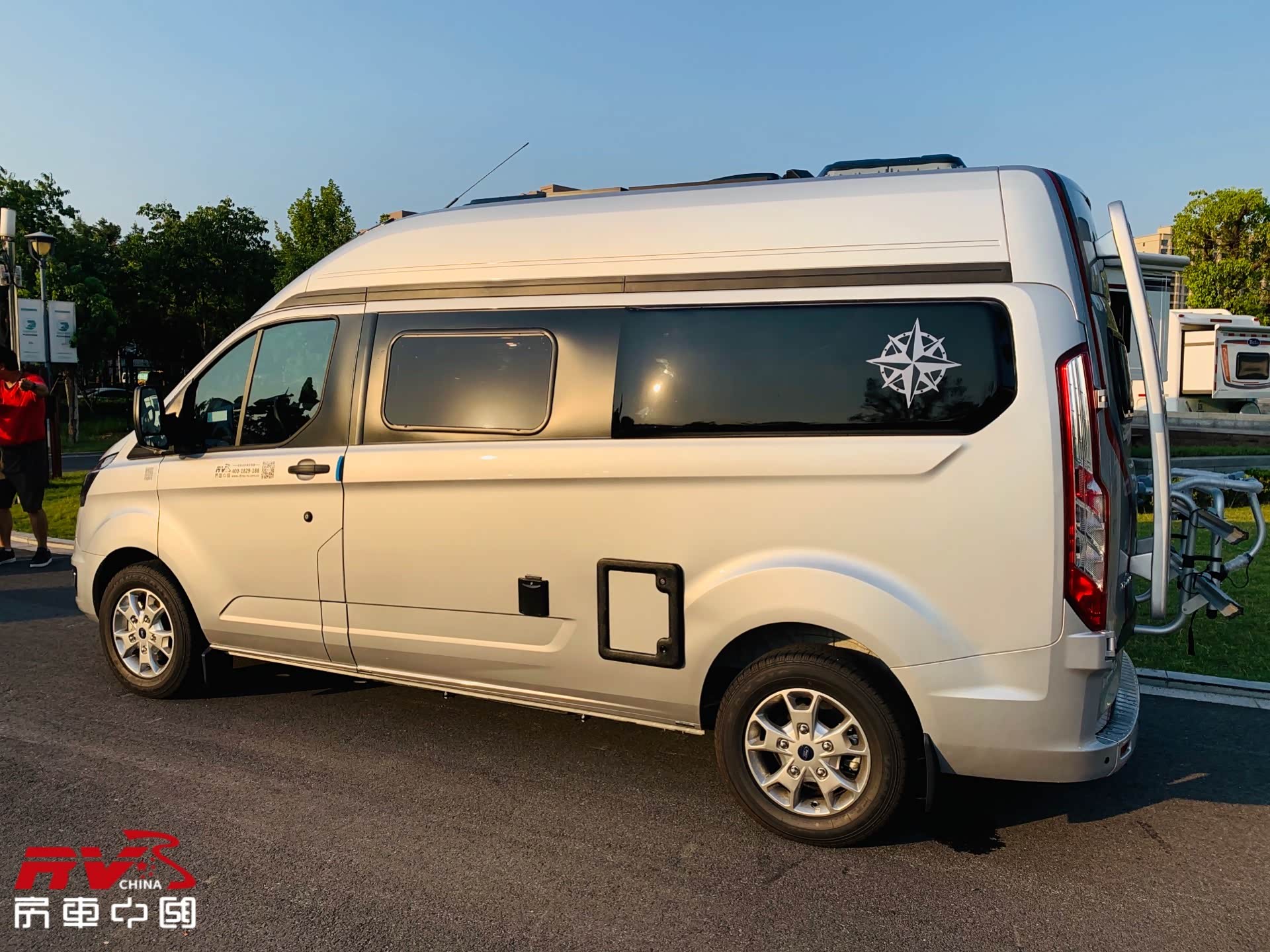 瑞弗房车启届r500福特新全顺商旅房车