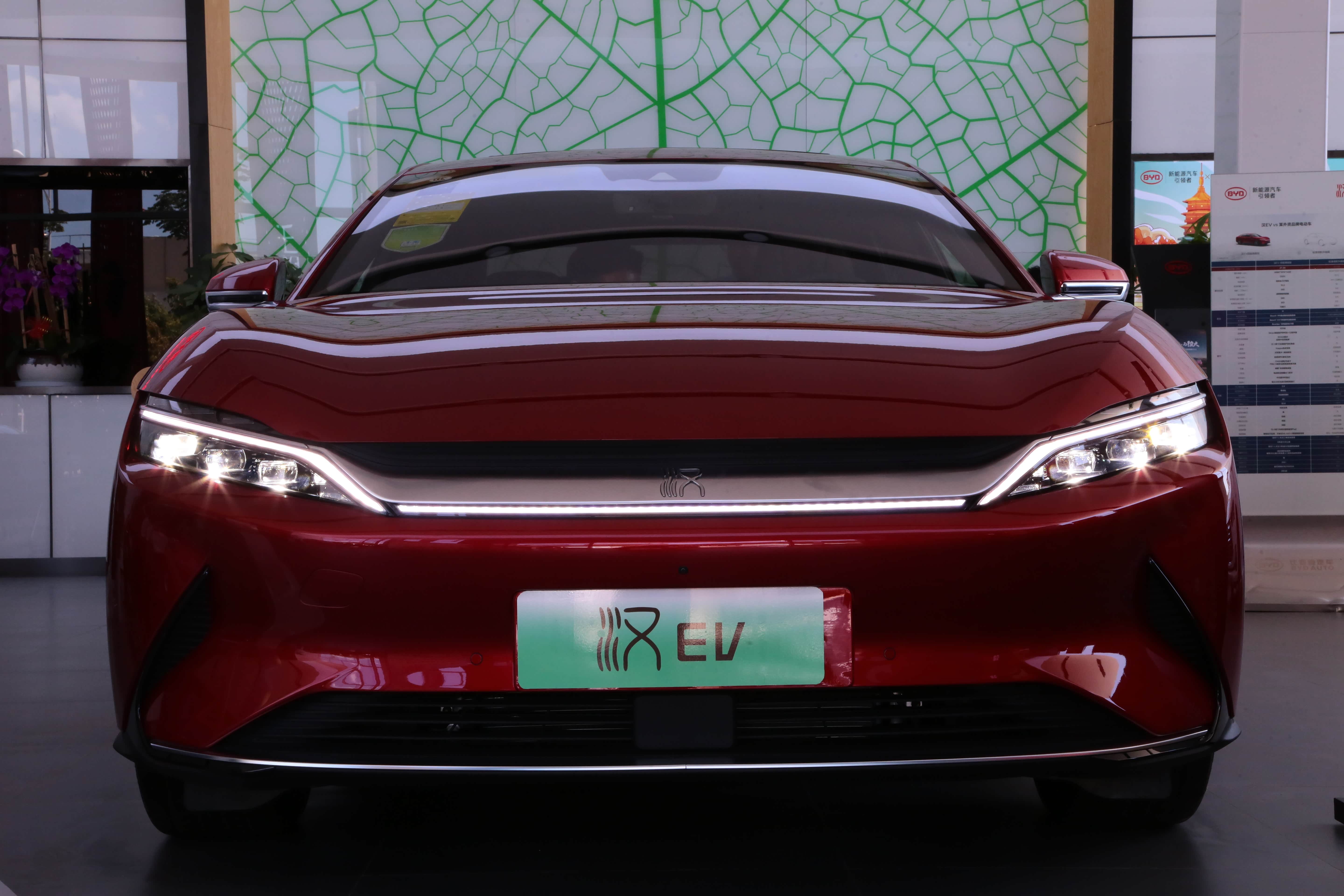 打破固有印象比亚迪汉ev颜值出众内涵丰富