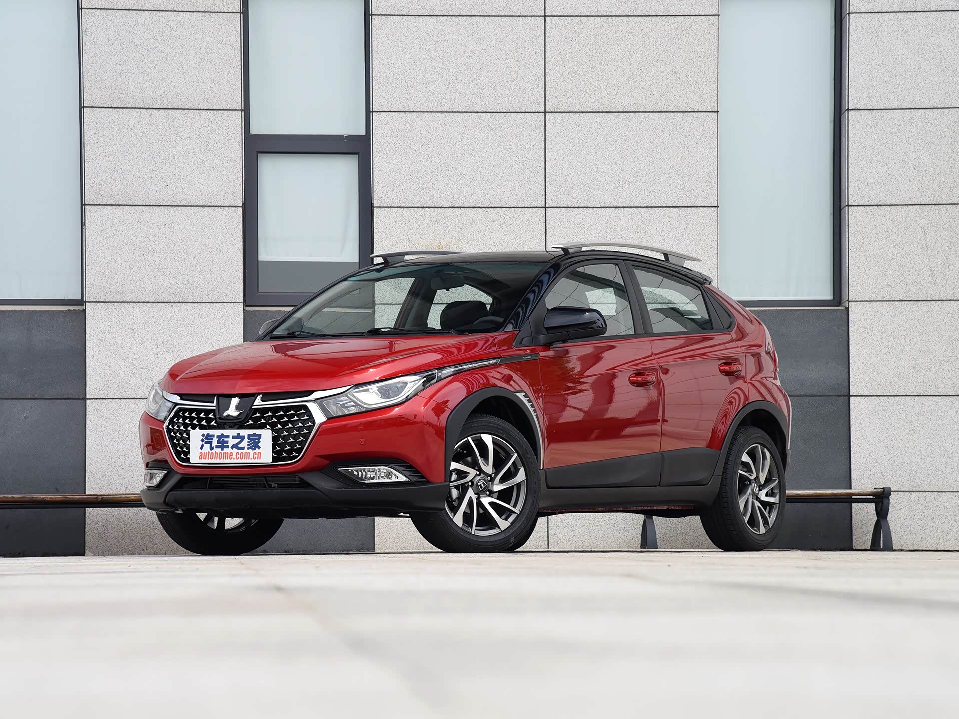 颜值很高的小型suv纳智捷u5,同时拥有丰富的配置