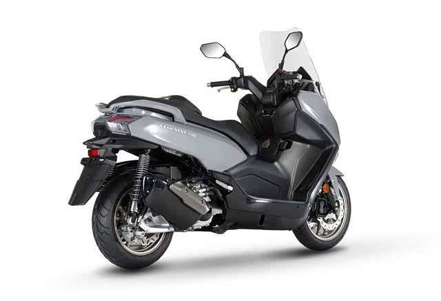 运动型新款大绵羊,配无钥匙启动,abs和tc循迹系统,15升油箱