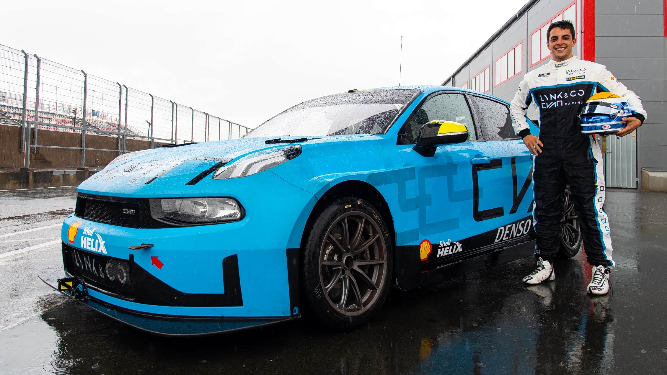 厉兵秣马无畏前行领克cyanracing车队车手阵容全部确定