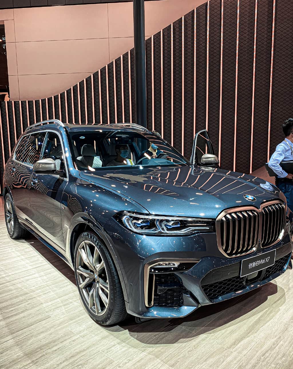 2020年成都国际车展:宝马x7 m50i实车亮相!
