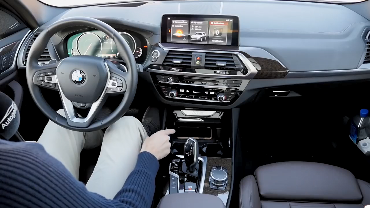 时尚大气的宝马x3 30i xdrive中控展示!