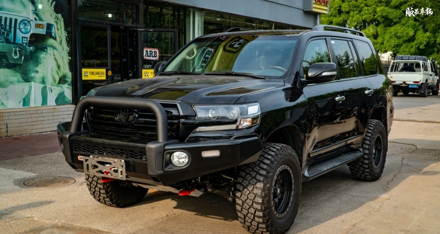 来自黑暗的诱惑——"黑武士"陆巡lc200改装