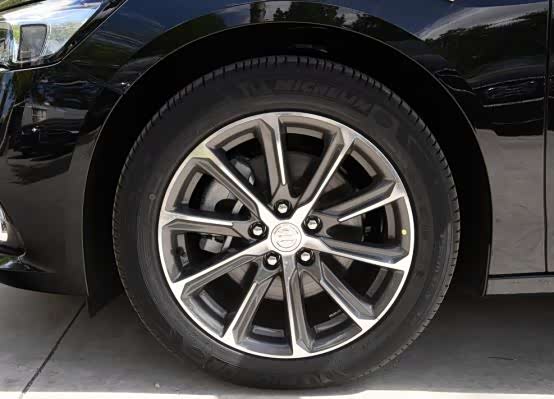 实拍别克君越28t精英型有里有面的低调派