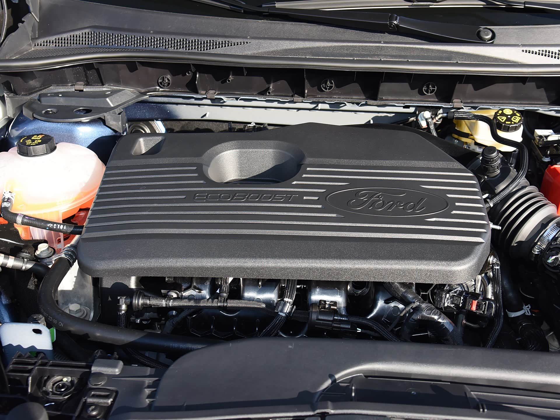 3英寸中控液晶显示屏,sync 车载娱乐系统,福特派ford pass远程互联