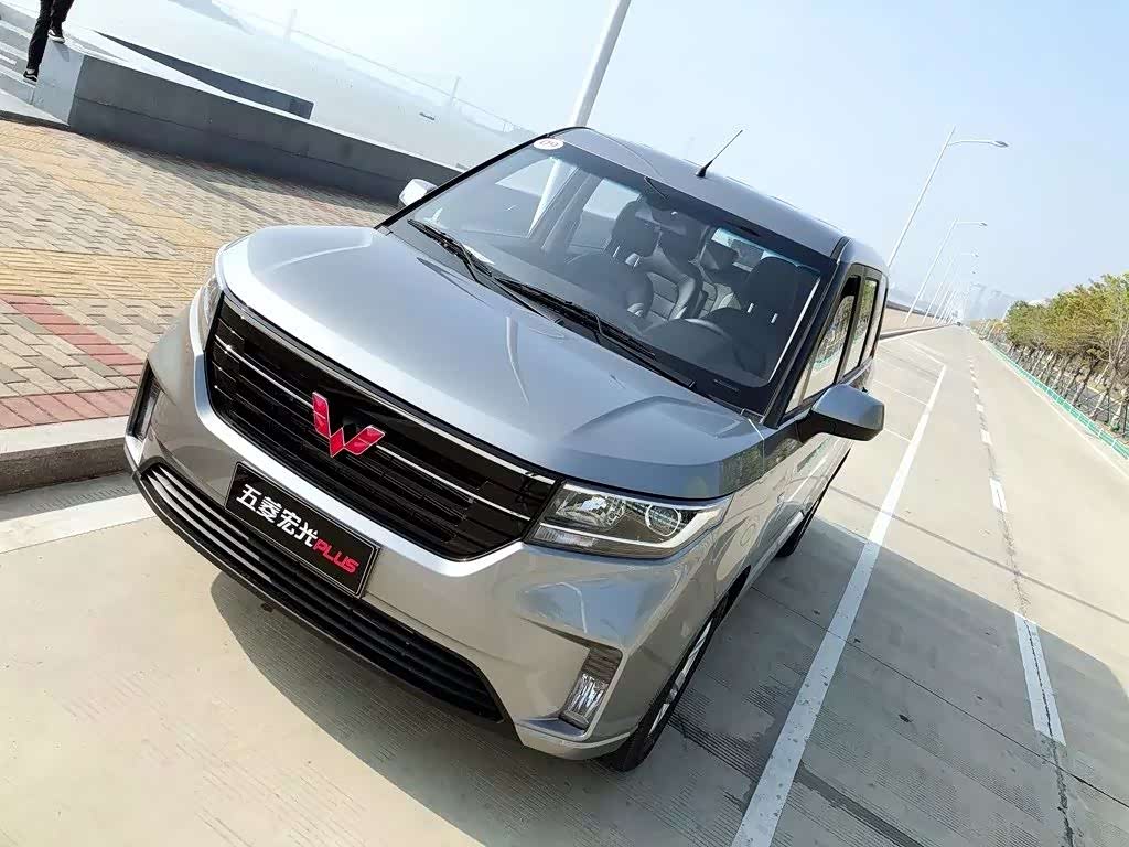 试驾五菱宏光plus,传说中的"神车"原来也这么接地气?