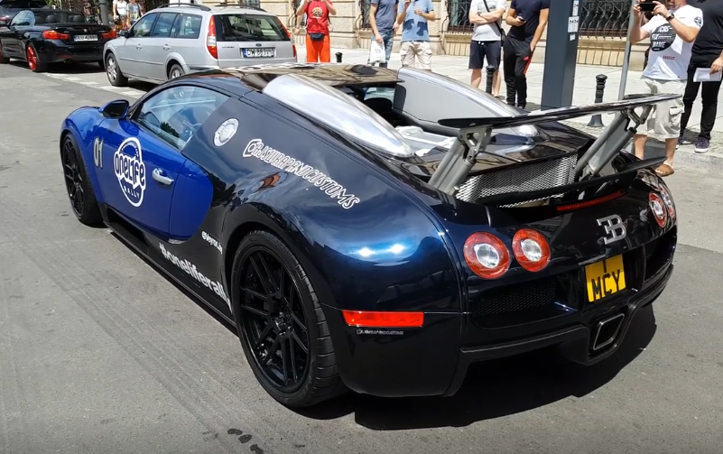 国外街头实拍 世界顶级跑车布加迪威龙