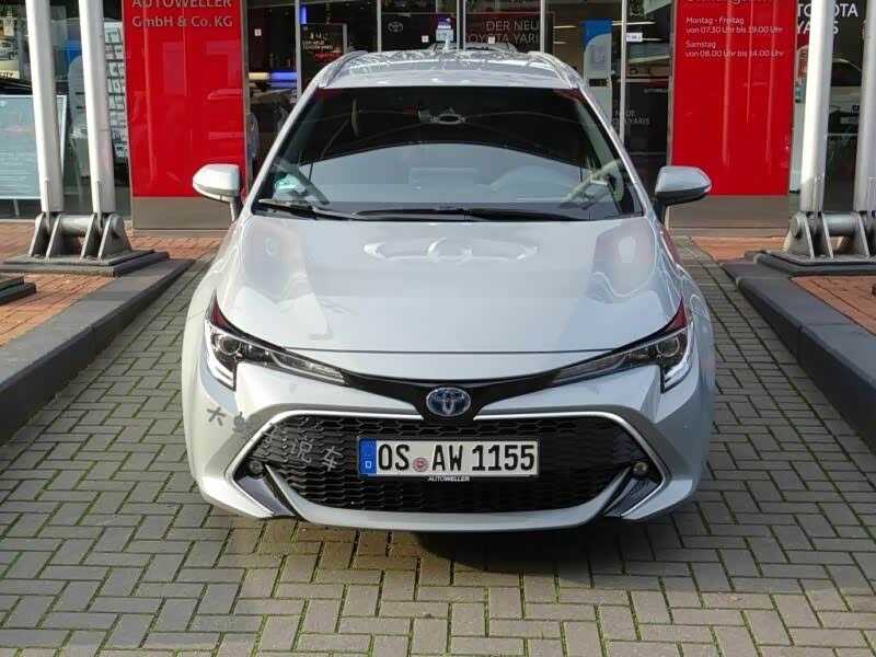 丰田卡罗拉旅行版,水泥灰涂装非常有运动范,爱了爱了