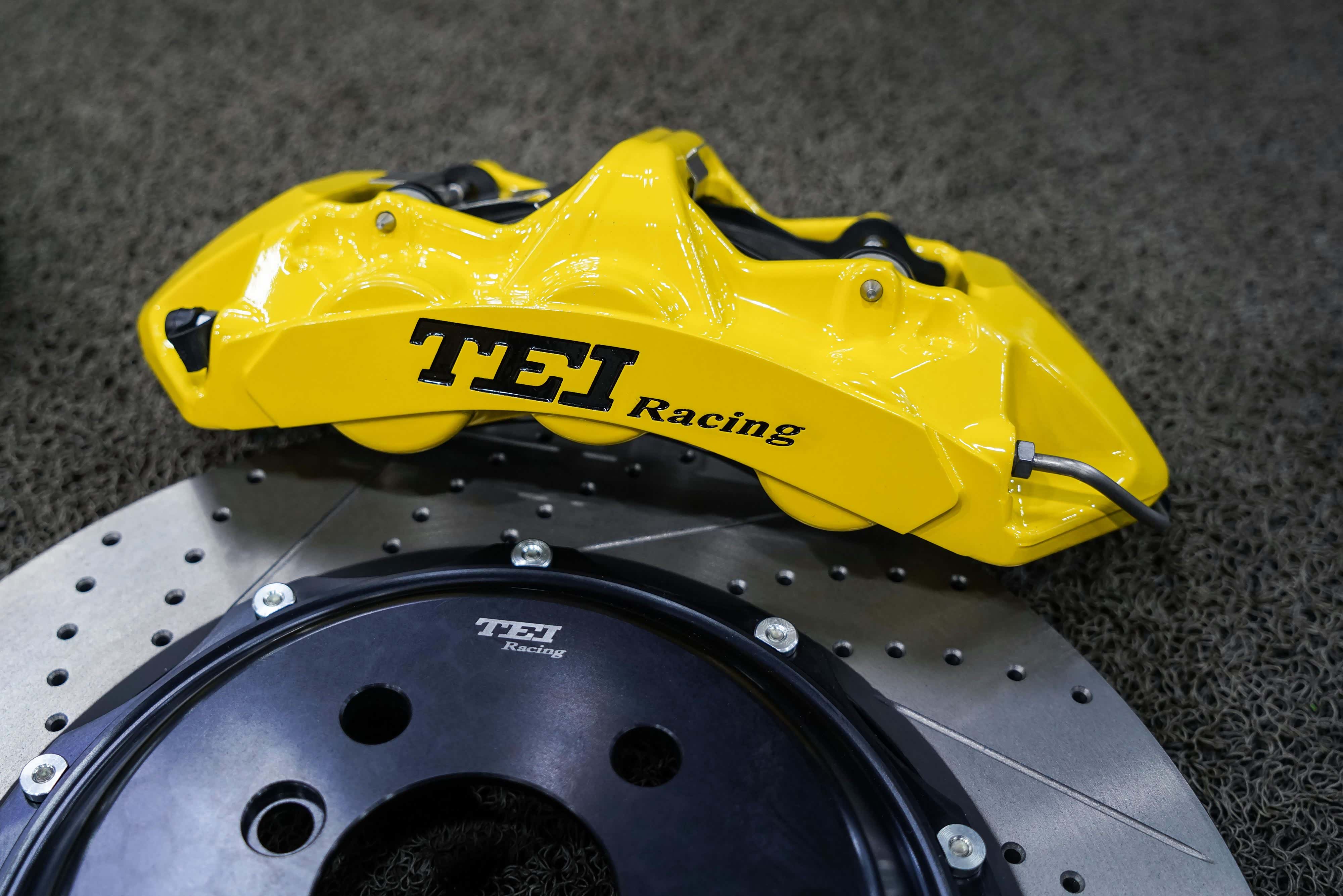 宝马新5系g38刹车卡钳改装升级案例