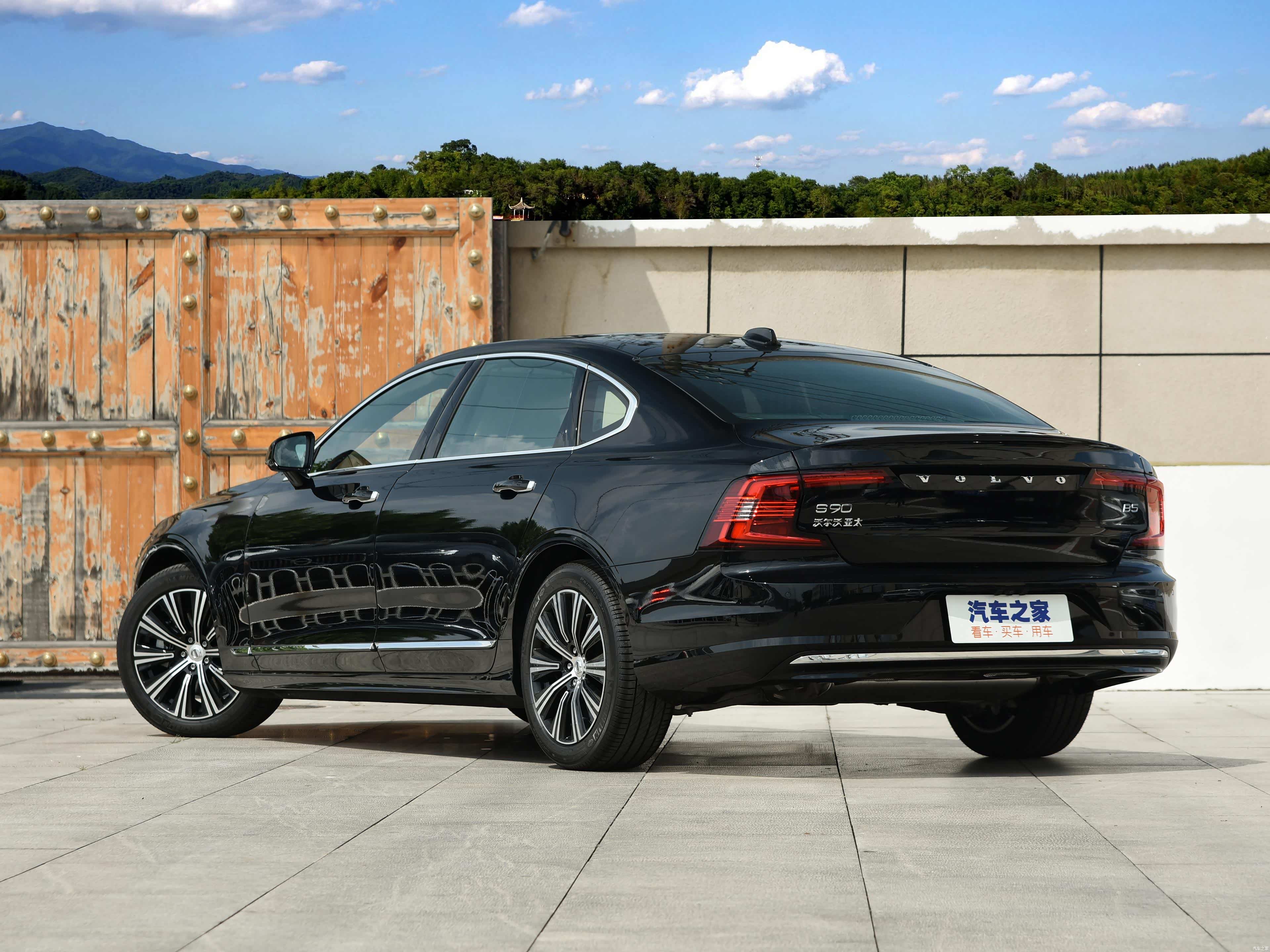 想买口碑好的中大型车?沃尔沃s90了解一下