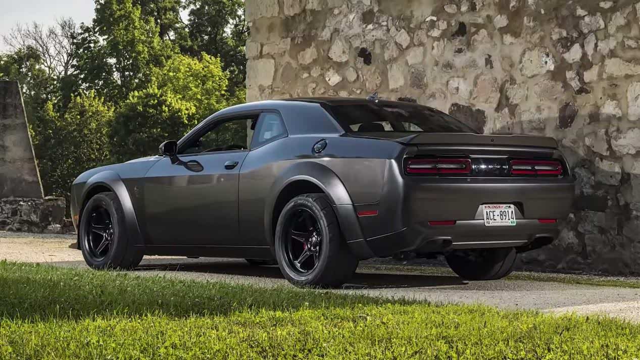 1400马力 全碳纤维车身 公路最强挑战者srt恶魔