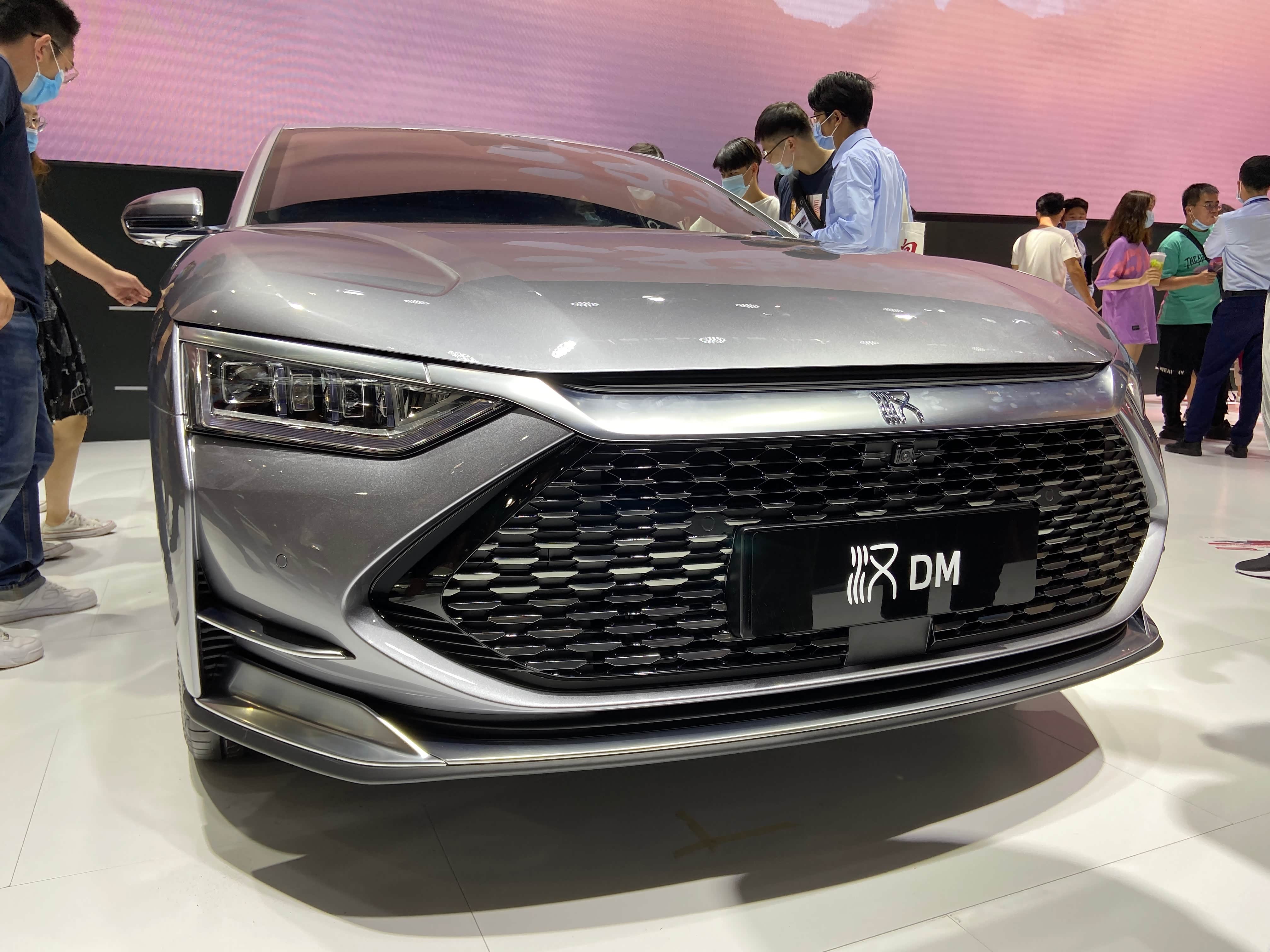 4.7秒破百 比亚迪汉dm亮相 预售23万元