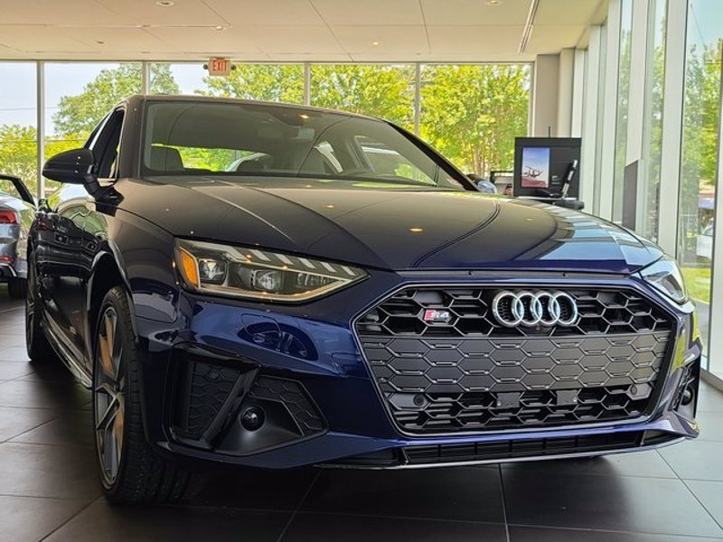 新款奥迪s4,很有运动感的豪华中型轿车,性能钢炮,操控好