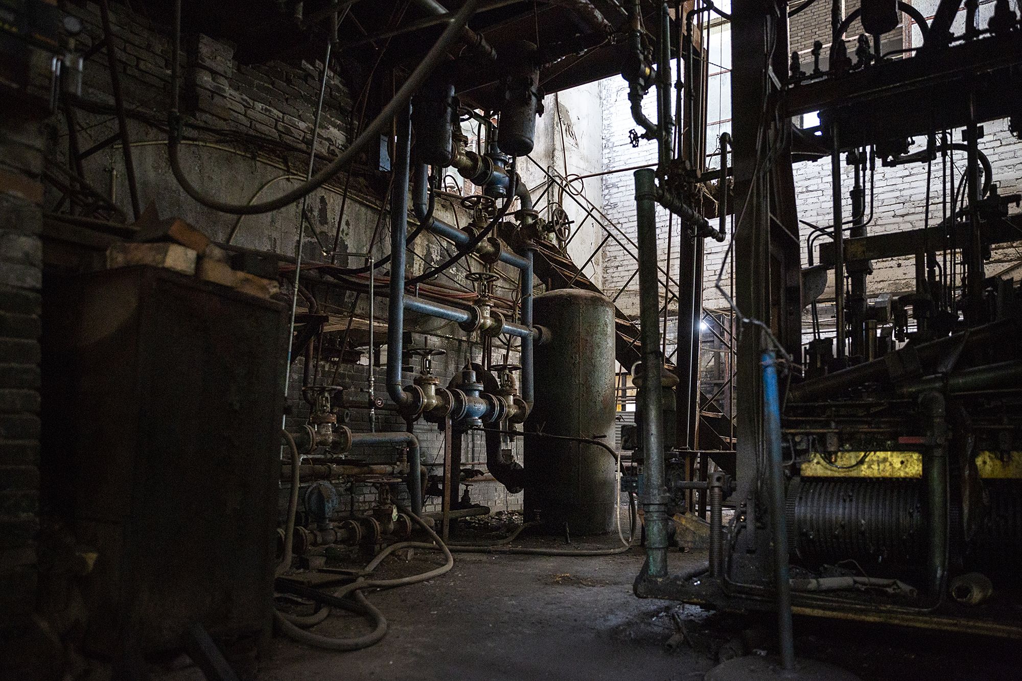 十年前突然消失的玻璃厂如今怎么样了