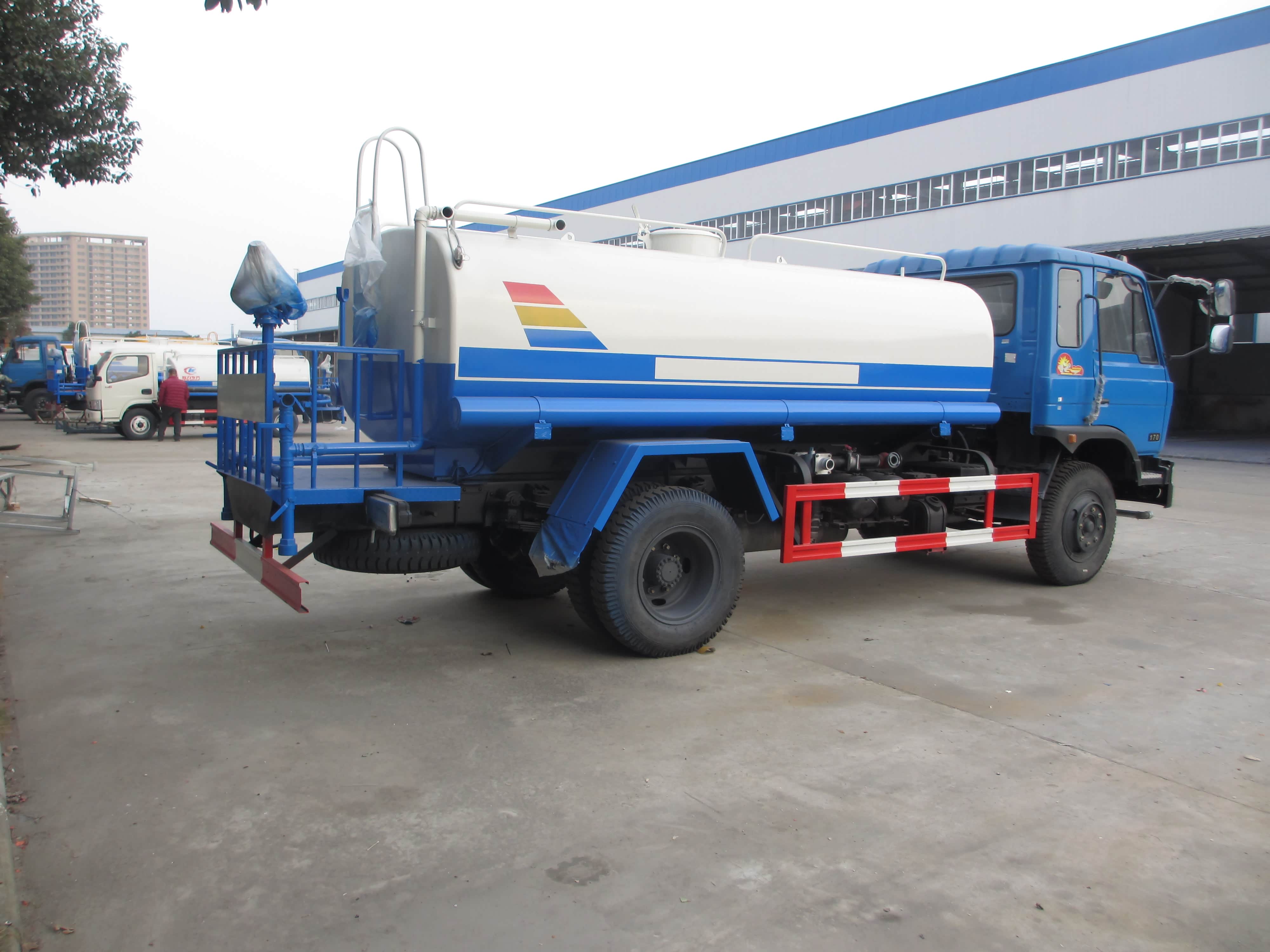 东风145多功能洒水车