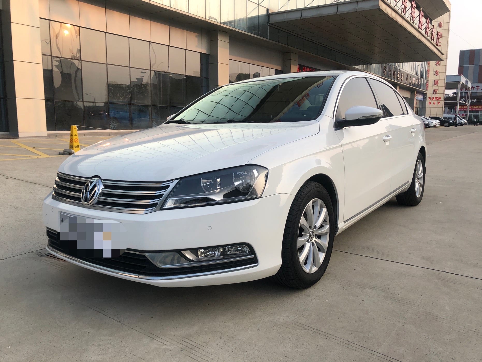 迈腾-狠人才选择白色,安徽阜阳之行