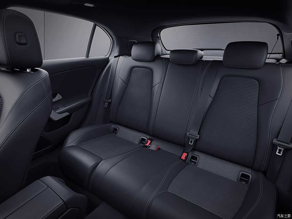 全新梅赛德斯奔驰a200 深圳地区到店 全新体验!