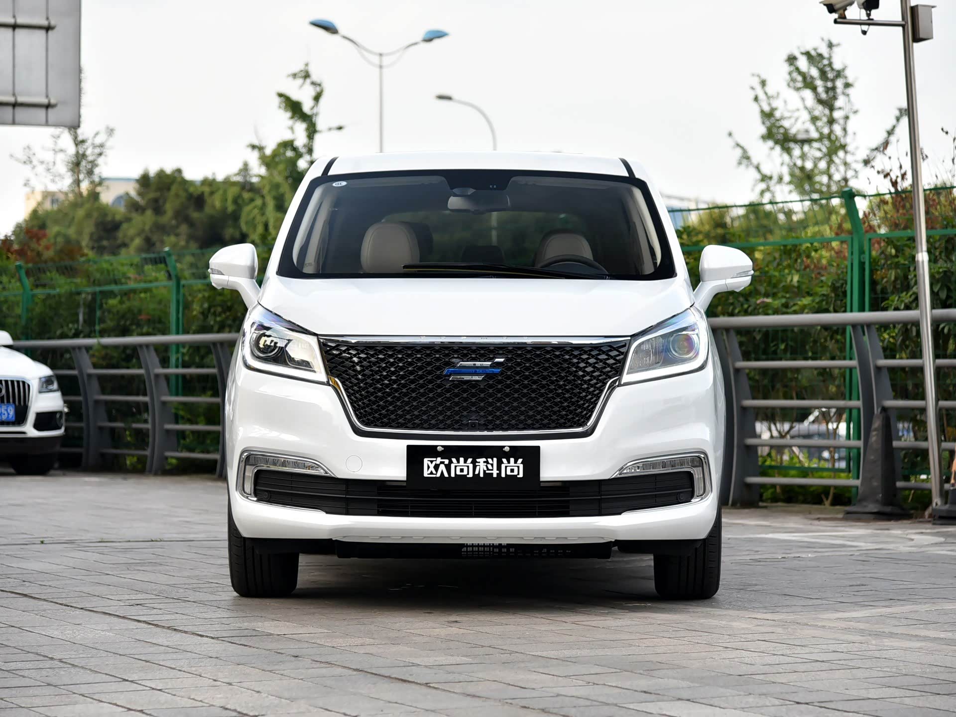 双侧配电动门,居家商务两不误_车家号_发现车生活_汽车之家