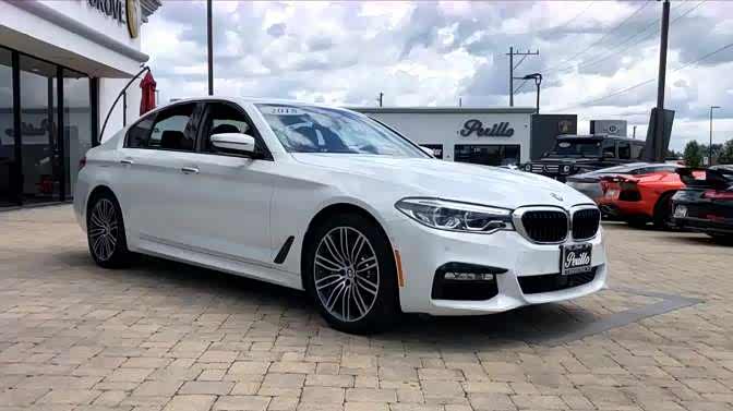 宝马540ixdrive到店实拍,打开门坐进驾驶室不再考虑奔驰e