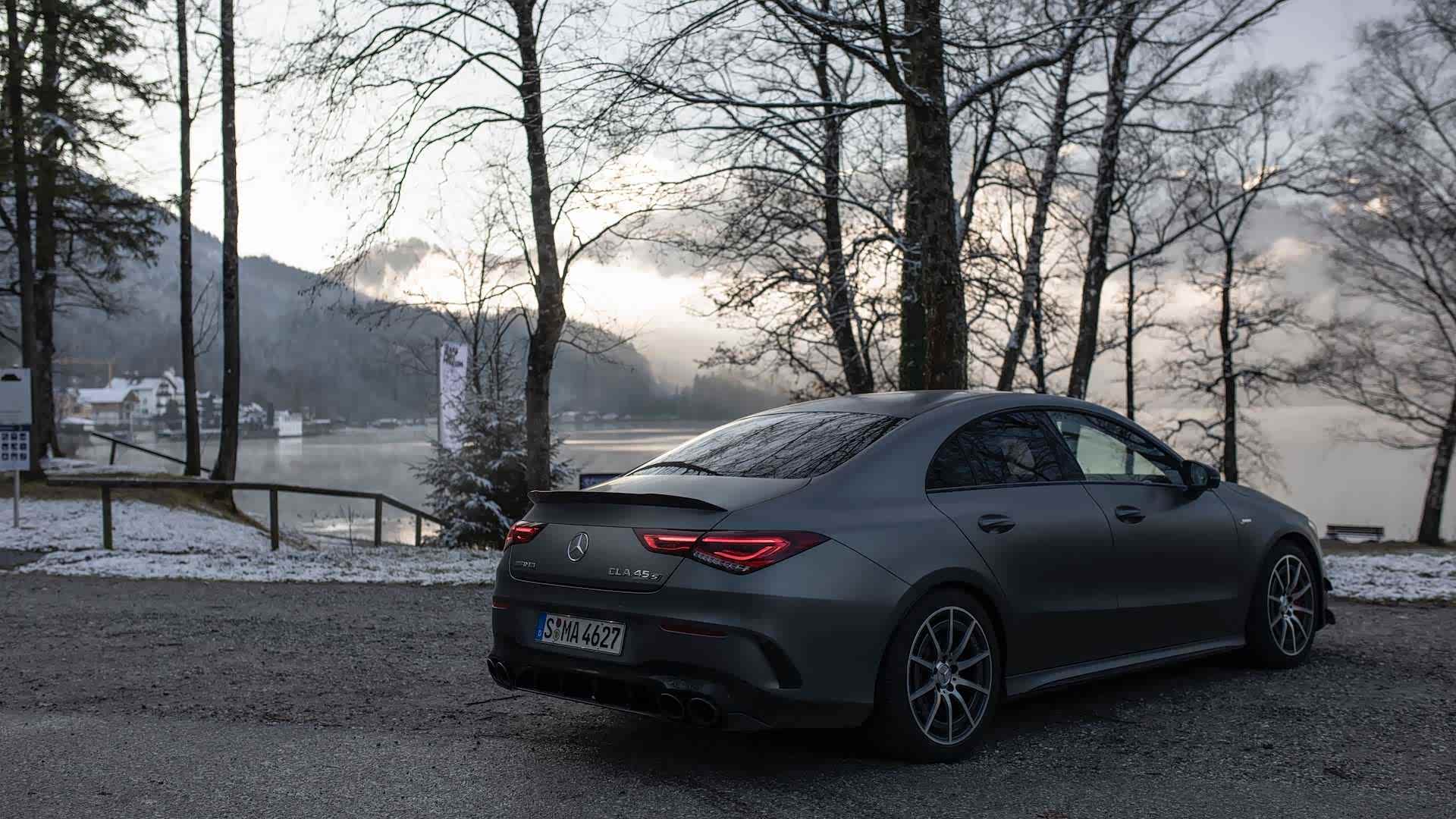 奔驰全新amg cla 45 s海外实拍