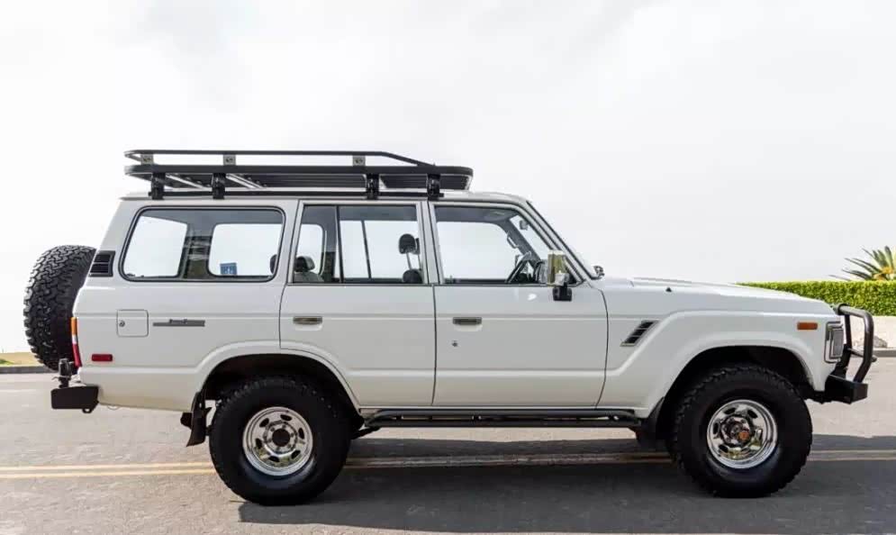 1987年产丰田陆地巡洋舰fj62价值7万多块的精品老车