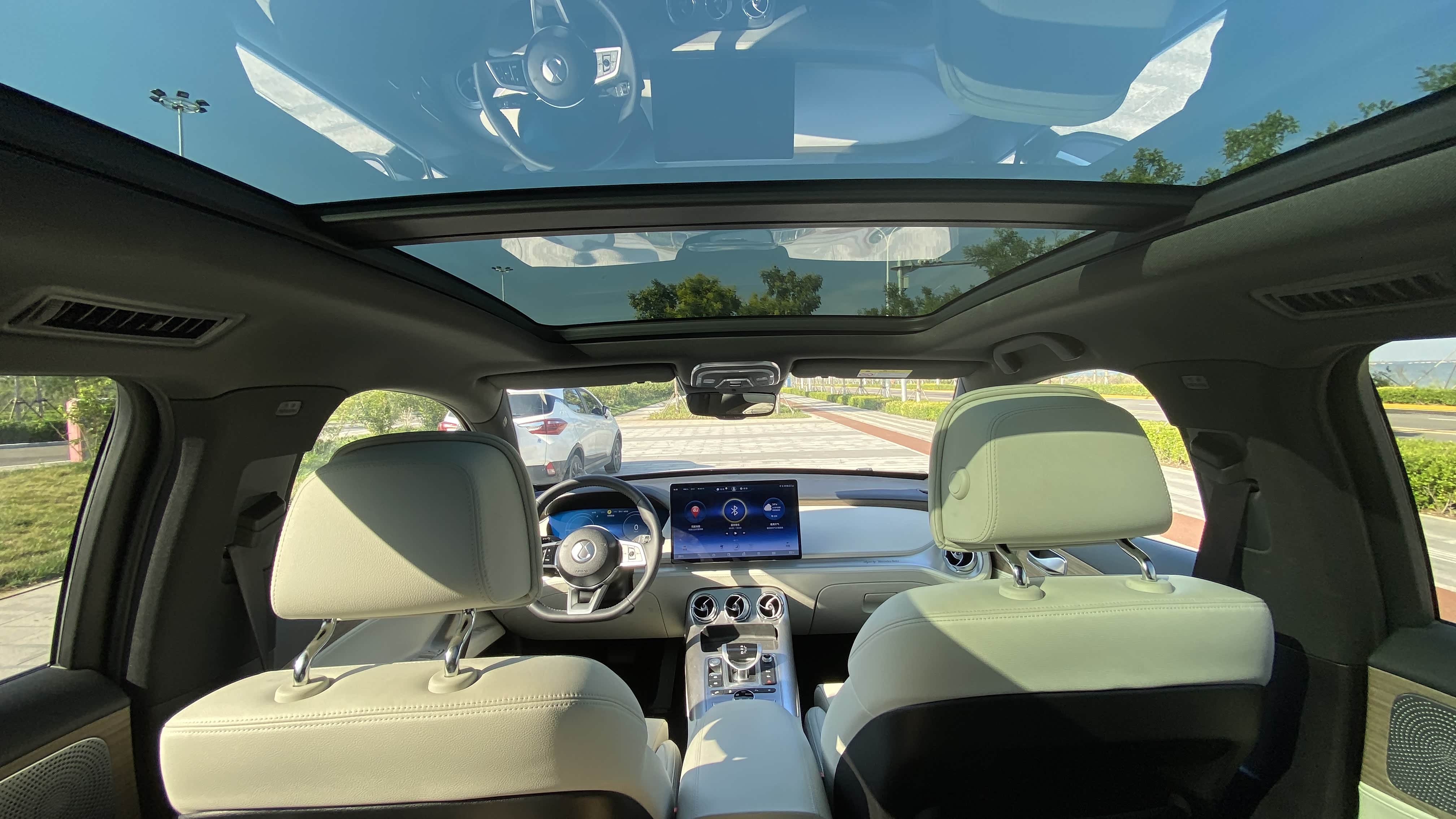 近距离体验腾势xphev车型的试驾感受