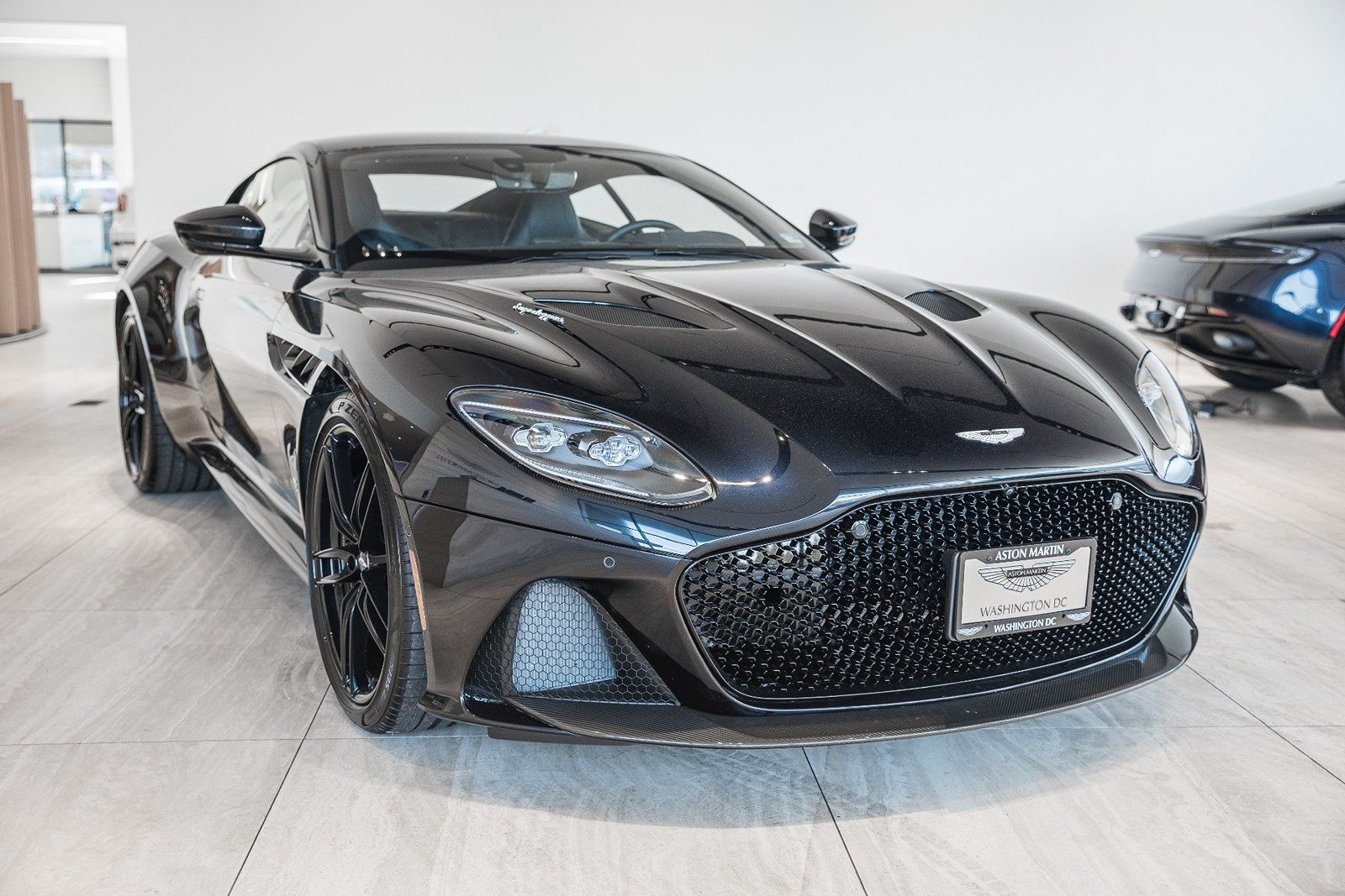 2020款阿斯顿马丁dbs,太帅气了