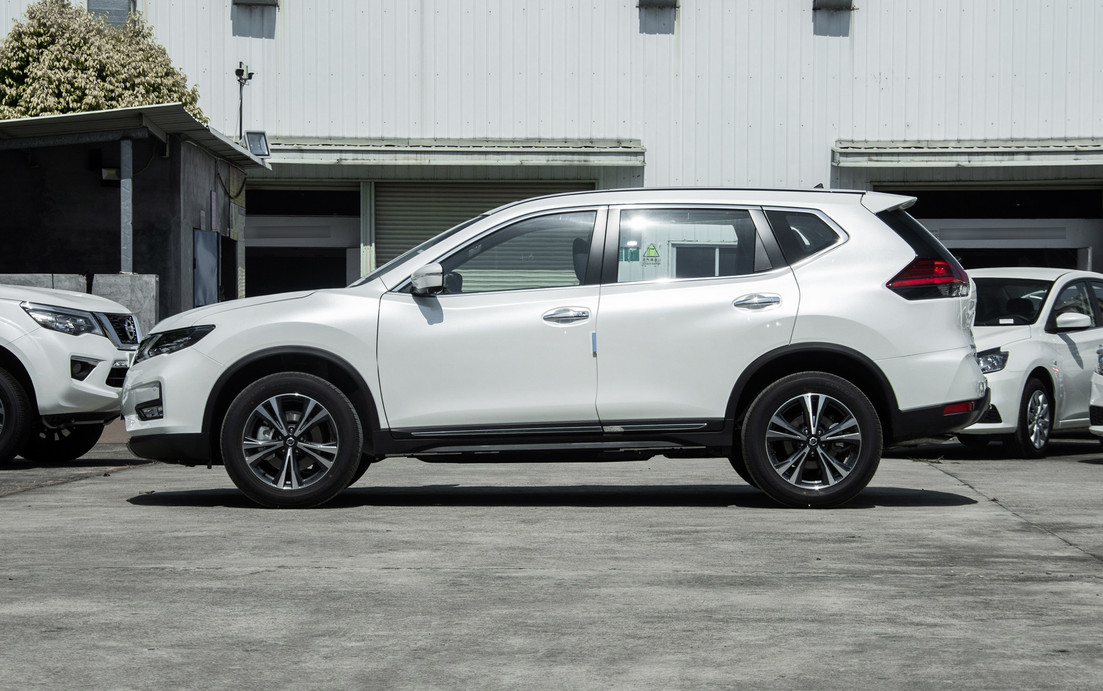 2021款奇骏2.5l七座豪华领航版直降3万,月销15721台,配适时四驱