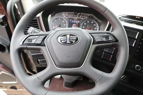 内饰升级 460马力 长保养 实拍解放新j6p 8x4载货车 | 卡车之友网