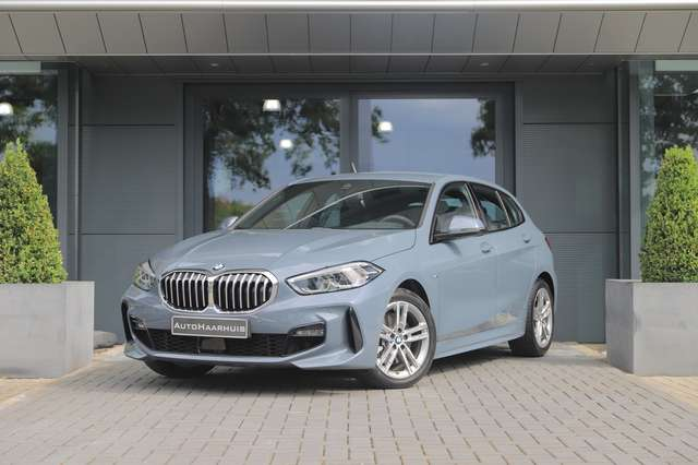 全新宝马1系两厢版,水泥灰涂装,运动感强烈