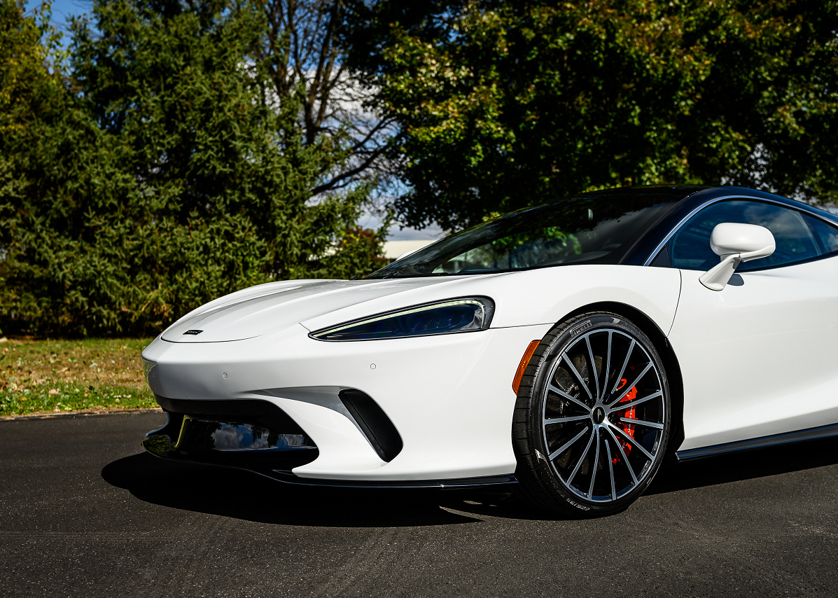 性能最强的gt跑车来了!迈凯伦gt搭载v8引擎,零百加速仅3.2秒