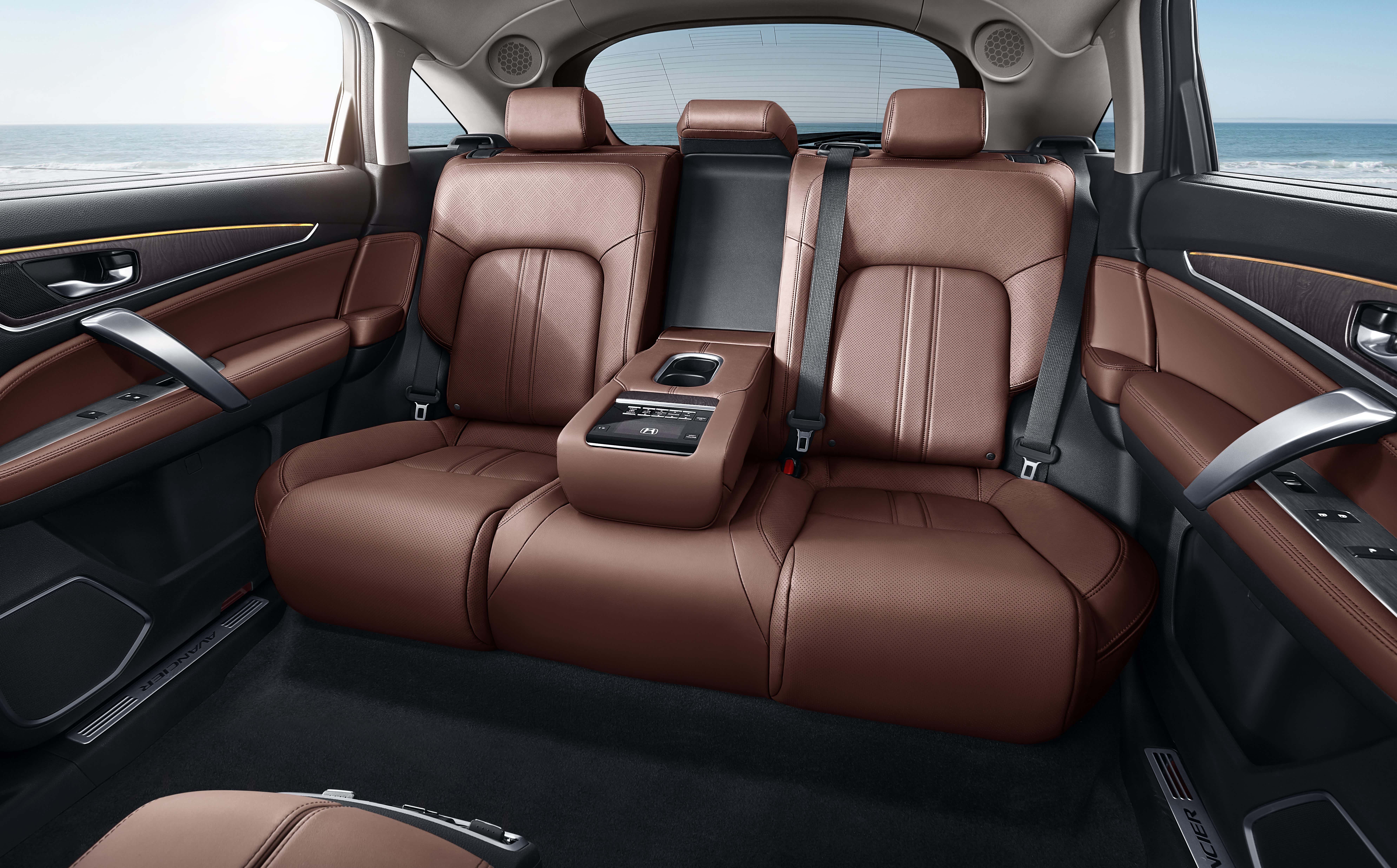 售2958万本田冠道新增370turbo双色版