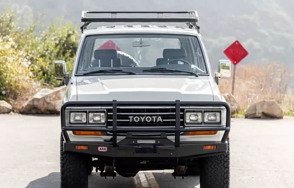 1987年产丰田陆地巡洋舰fj62价值7万多块的精品老车