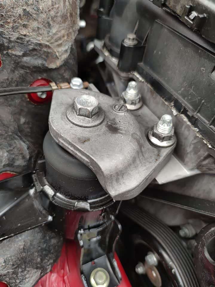 开了14年的手动马自达6卖3万?打开机盖忍不住唱起了凉凉