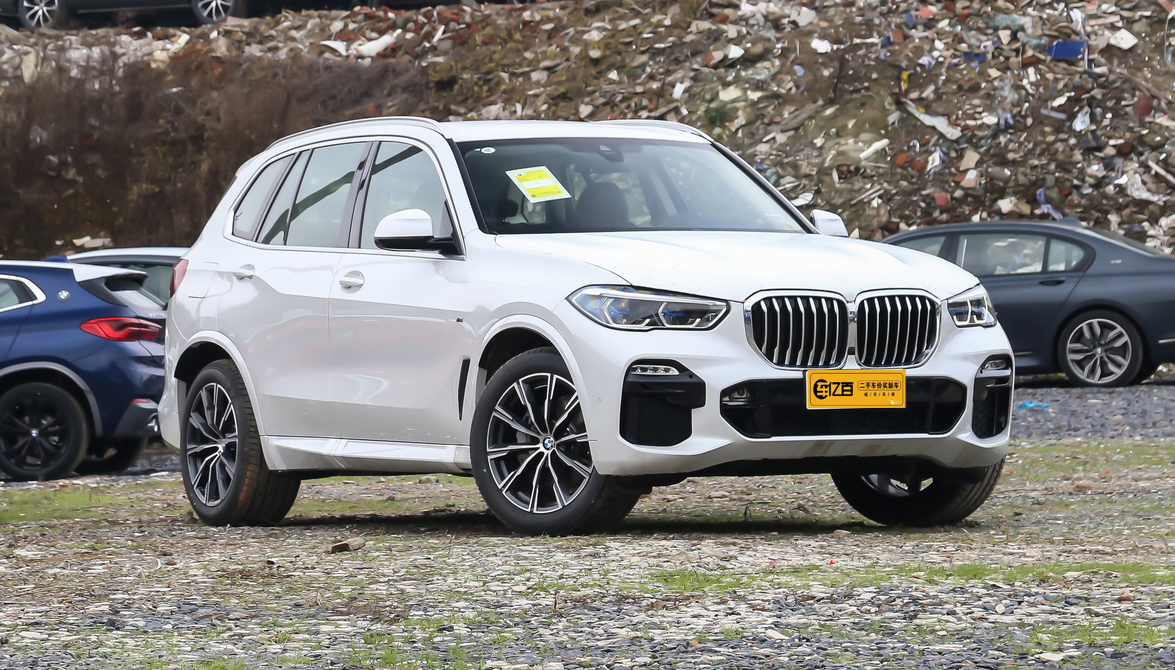 华晨宝马 x5 2020款 xdrive40i m运动套装 指导价:75.99特价出售