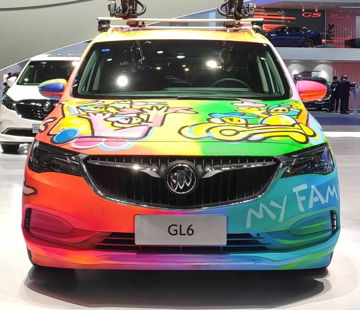 2021上海车展别克gl6彩绘版实车鲜艳颜色俏皮灵动