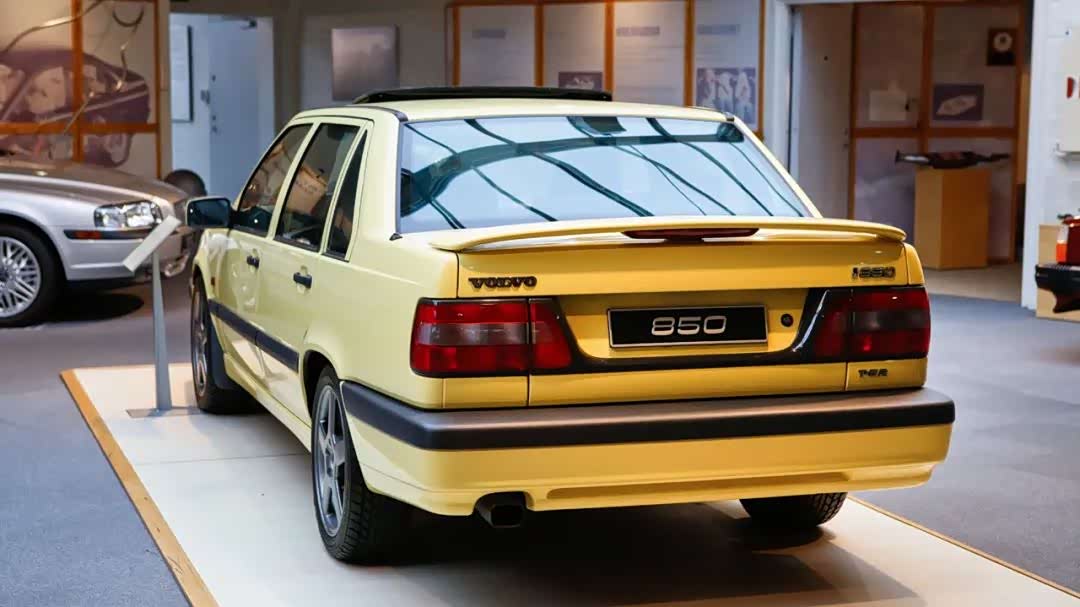 "飞行板儿砖"的性能传奇 试驾经典老车沃尔沃850 t-5r