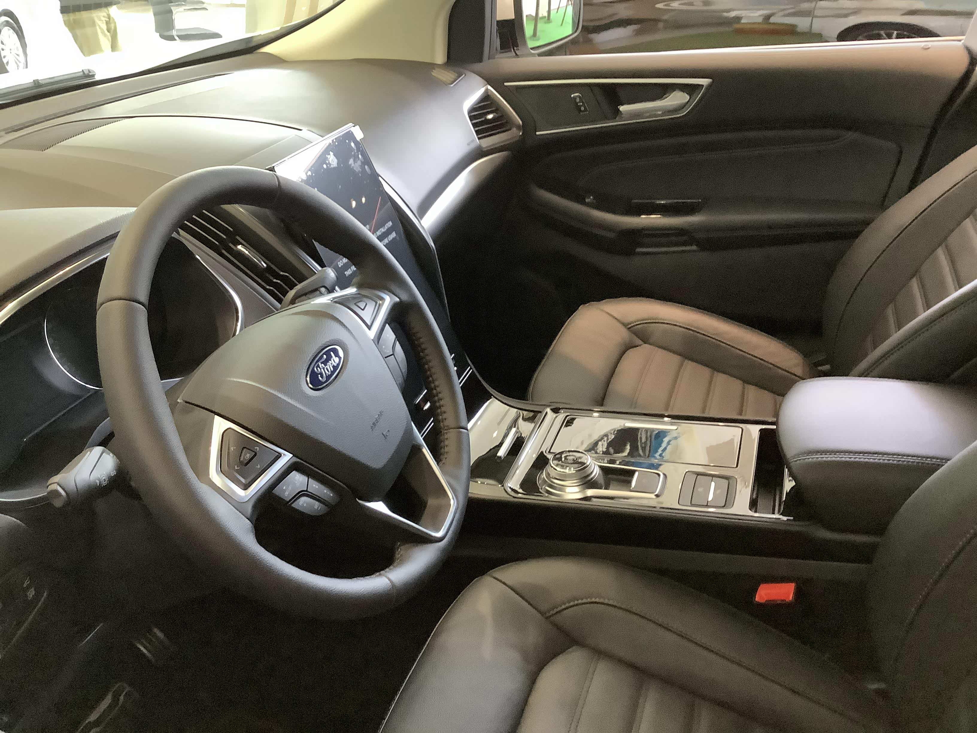 2020款福特锐界实车进店!提供5/7座布局配自动泊车入位 适时四驱