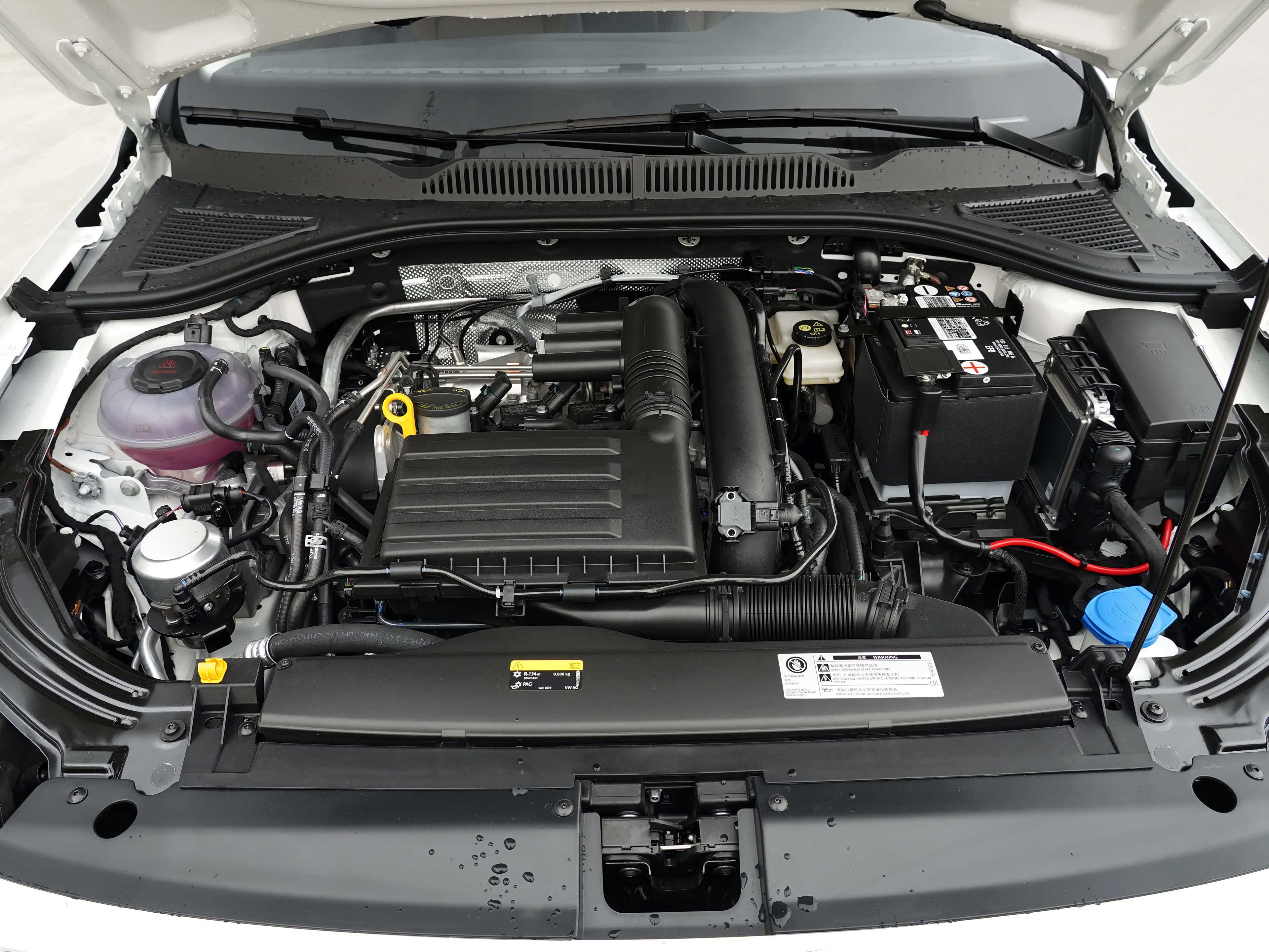 动力方面,2021款朗逸依然提供1.5l和1.4t发动机可选,其中1.