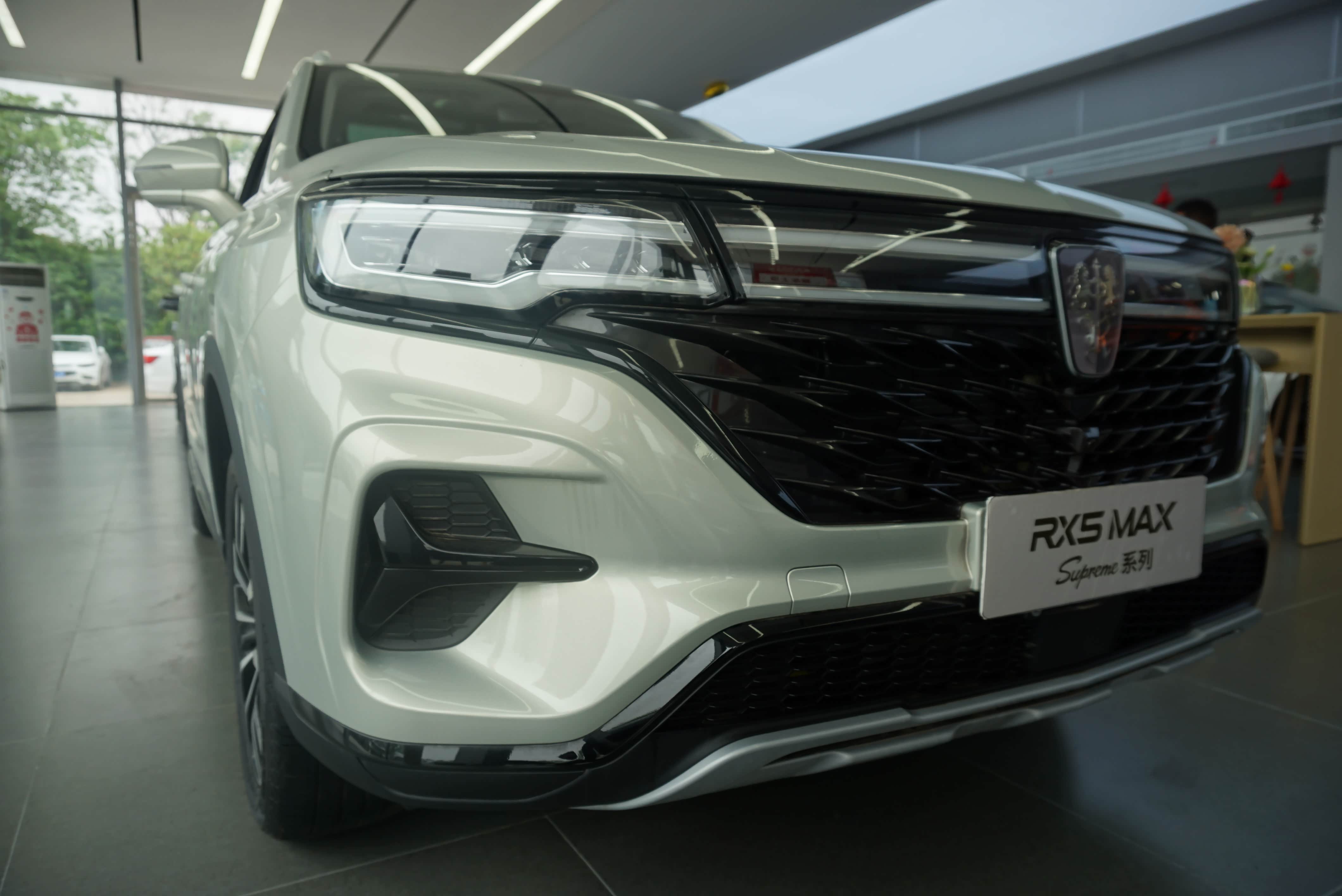 2021款荣威rx5 max到店实拍,优惠1.2万,车头时尚,内饰科技感强