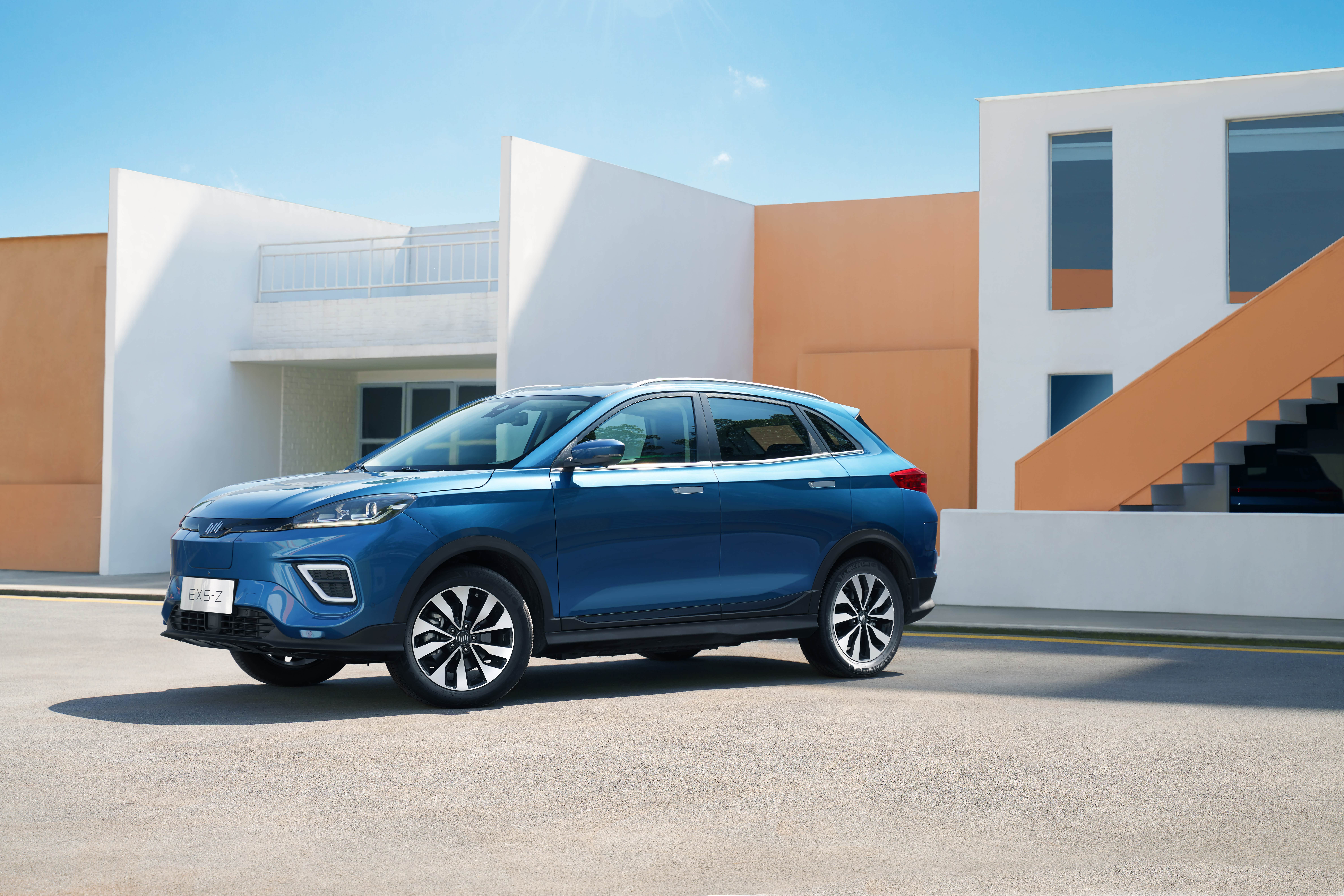 补贴后14.98万起,威马ex5-z上市,最大续航520km