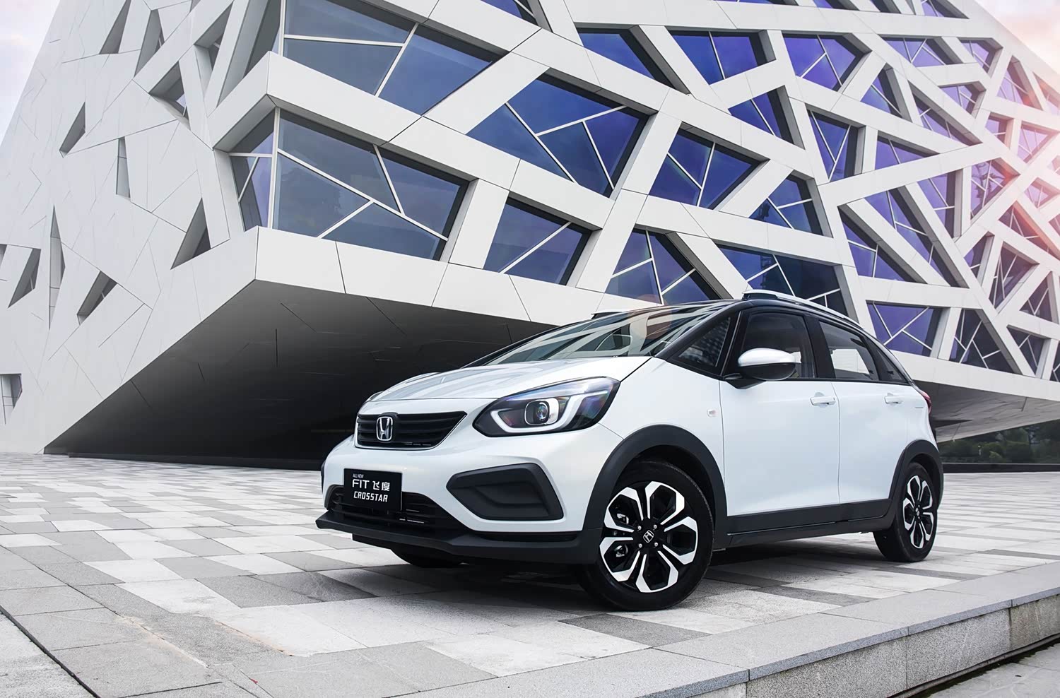 第四代飞度上市在即,丰田还能继续称霸小型车市场吗?