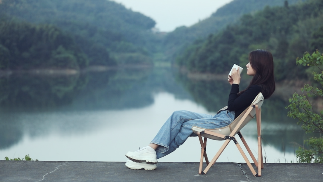 媒体视角 | 空山研磨,手冲咖啡,看美女主持的"治愈慢时光"