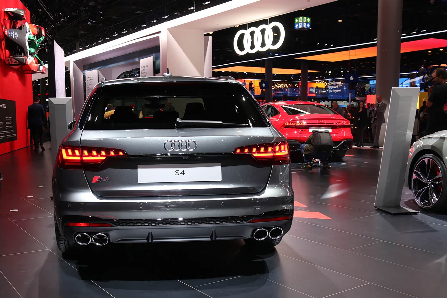 法兰克福车展实拍居家实用型的选择奥迪s4avant