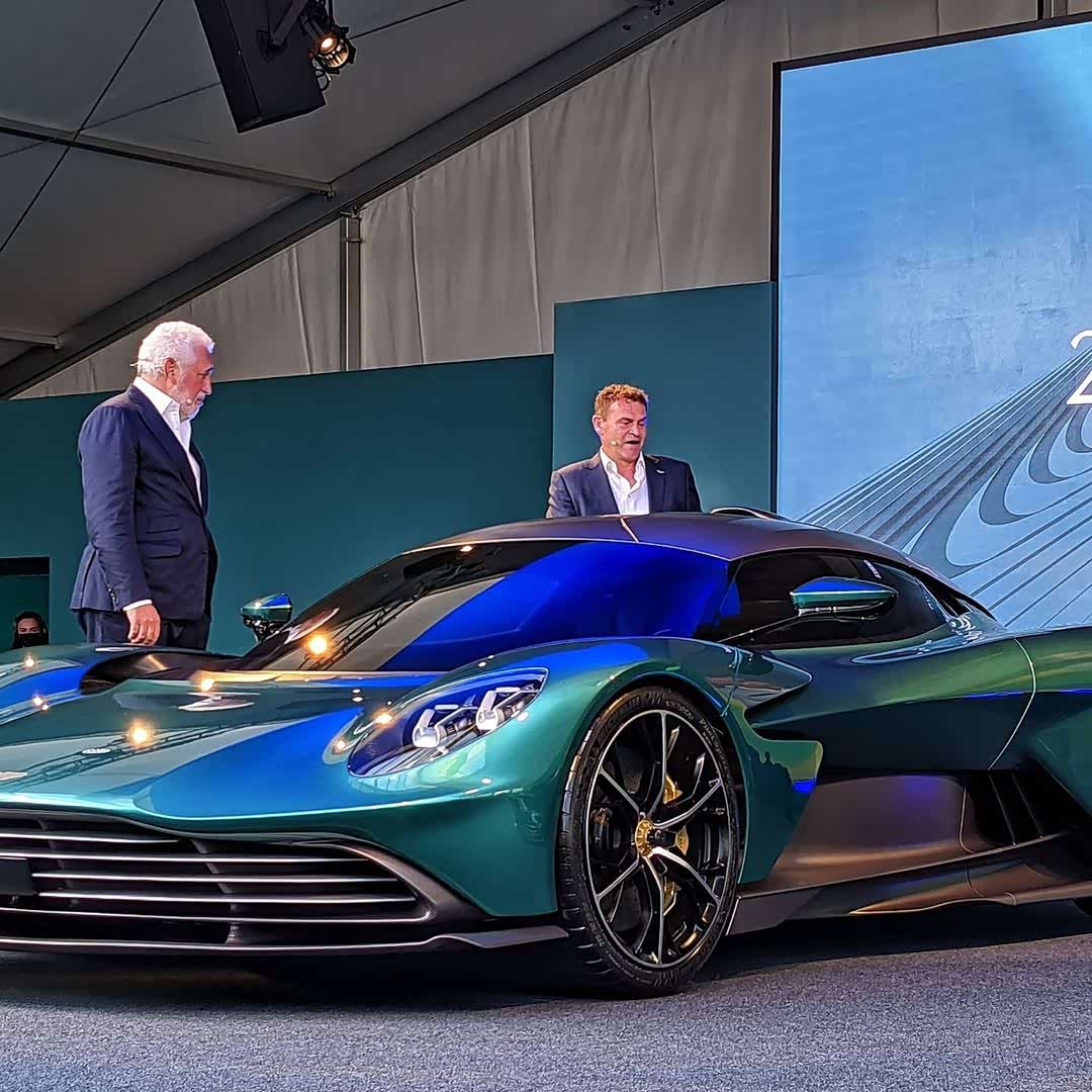 外观真是太漂亮了 全新阿斯顿·马丁valhalla量产版实车